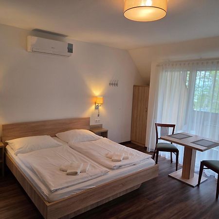Adam Apartmanhaz Siófok Extérieur photo