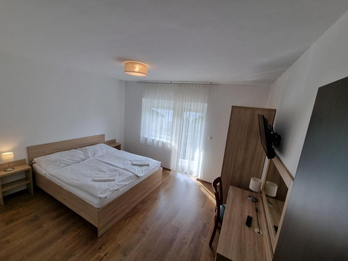 Adam Apartmanhaz Siófok Extérieur photo