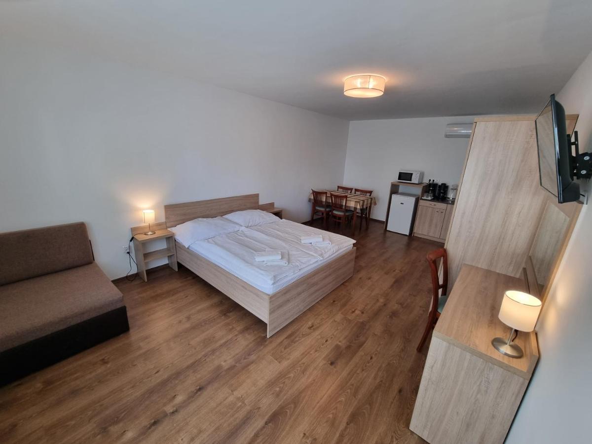 Adam Apartmanhaz Siófok Extérieur photo