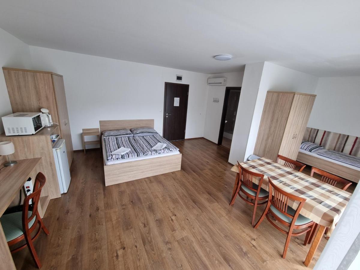 Adam Apartmanhaz Siófok Extérieur photo