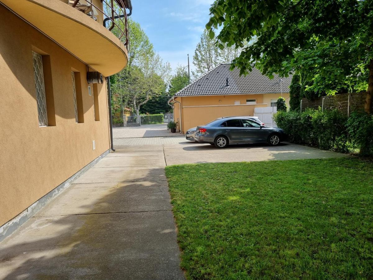 Adam Apartmanhaz Siófok Extérieur photo