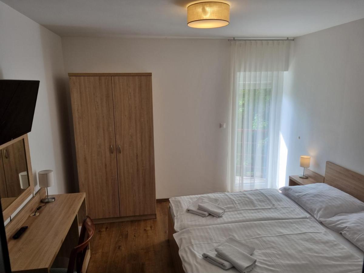 Adam Apartmanhaz Siófok Extérieur photo
