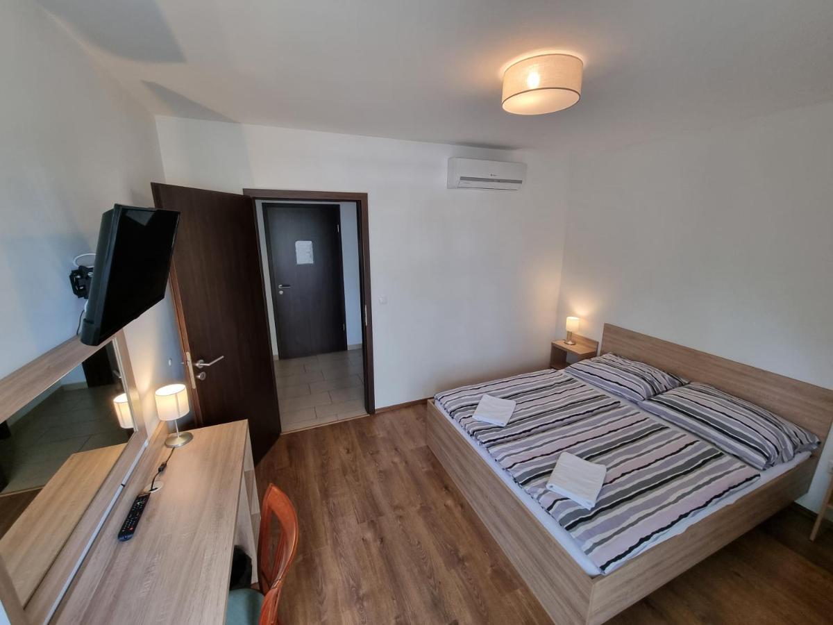 Adam Apartmanhaz Siófok Extérieur photo