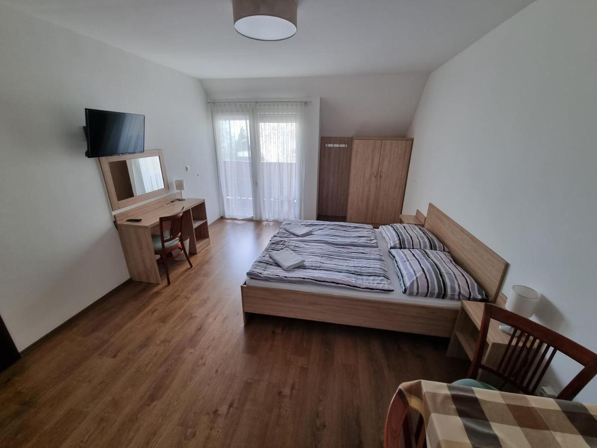 Adam Apartmanhaz Siófok Extérieur photo