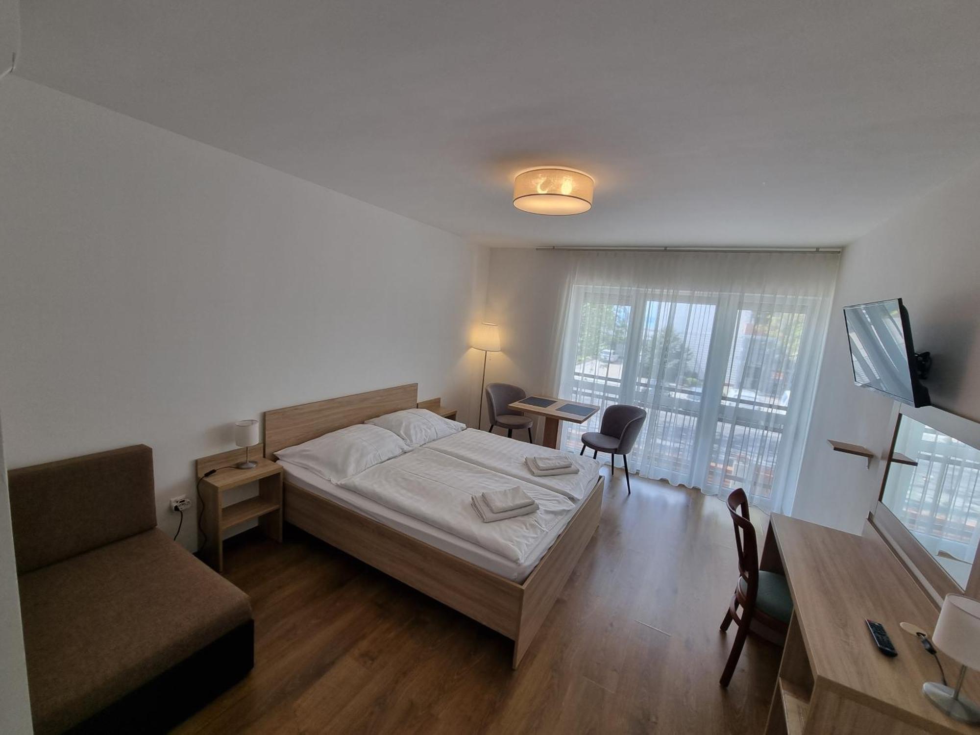 Adam Apartmanhaz Siófok Chambre photo
