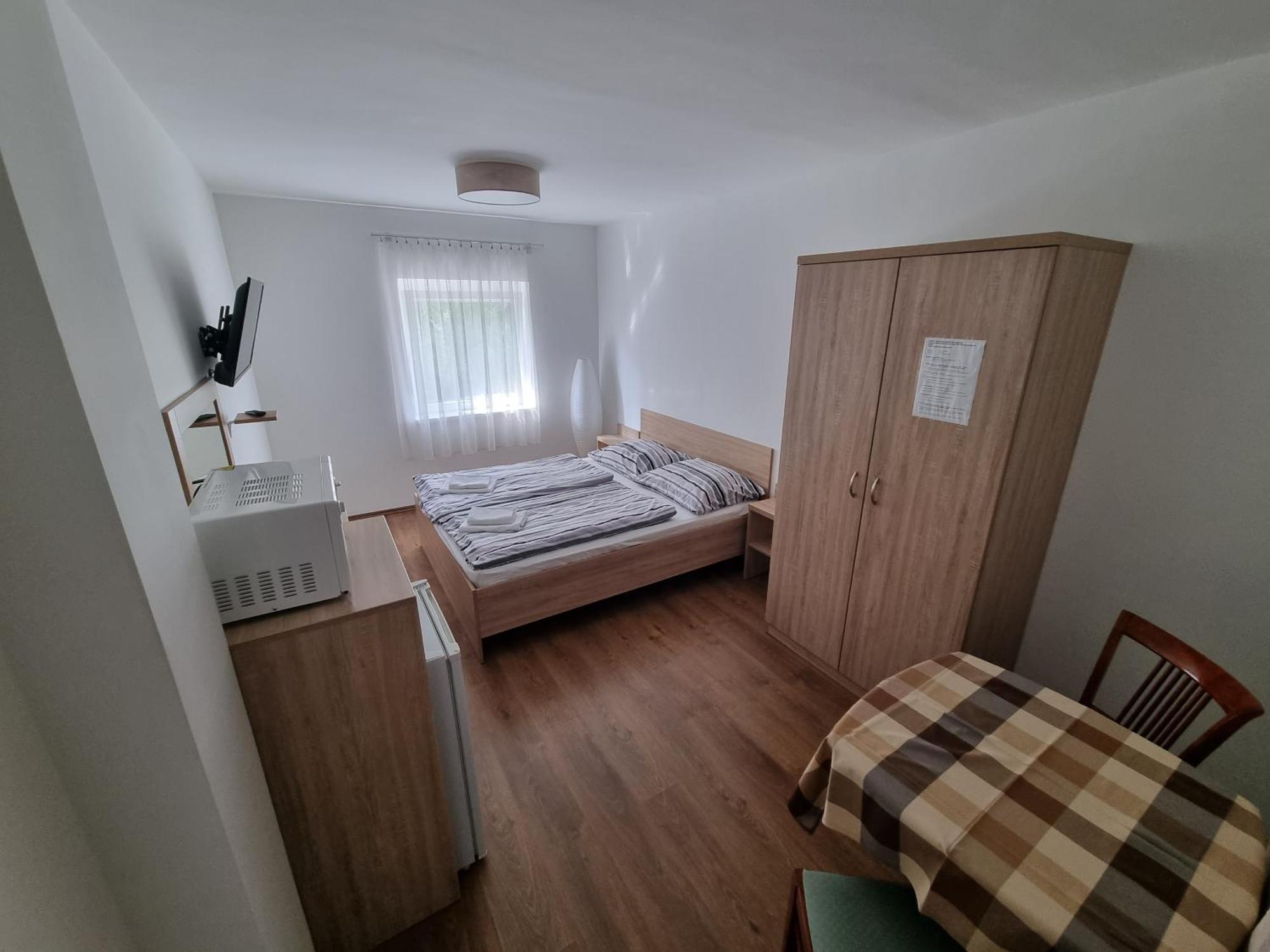 Adam Apartmanhaz Siófok Chambre photo