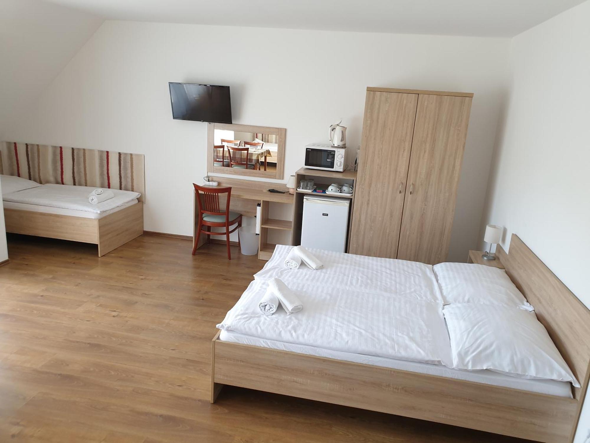 Adam Apartmanhaz Siófok Chambre photo