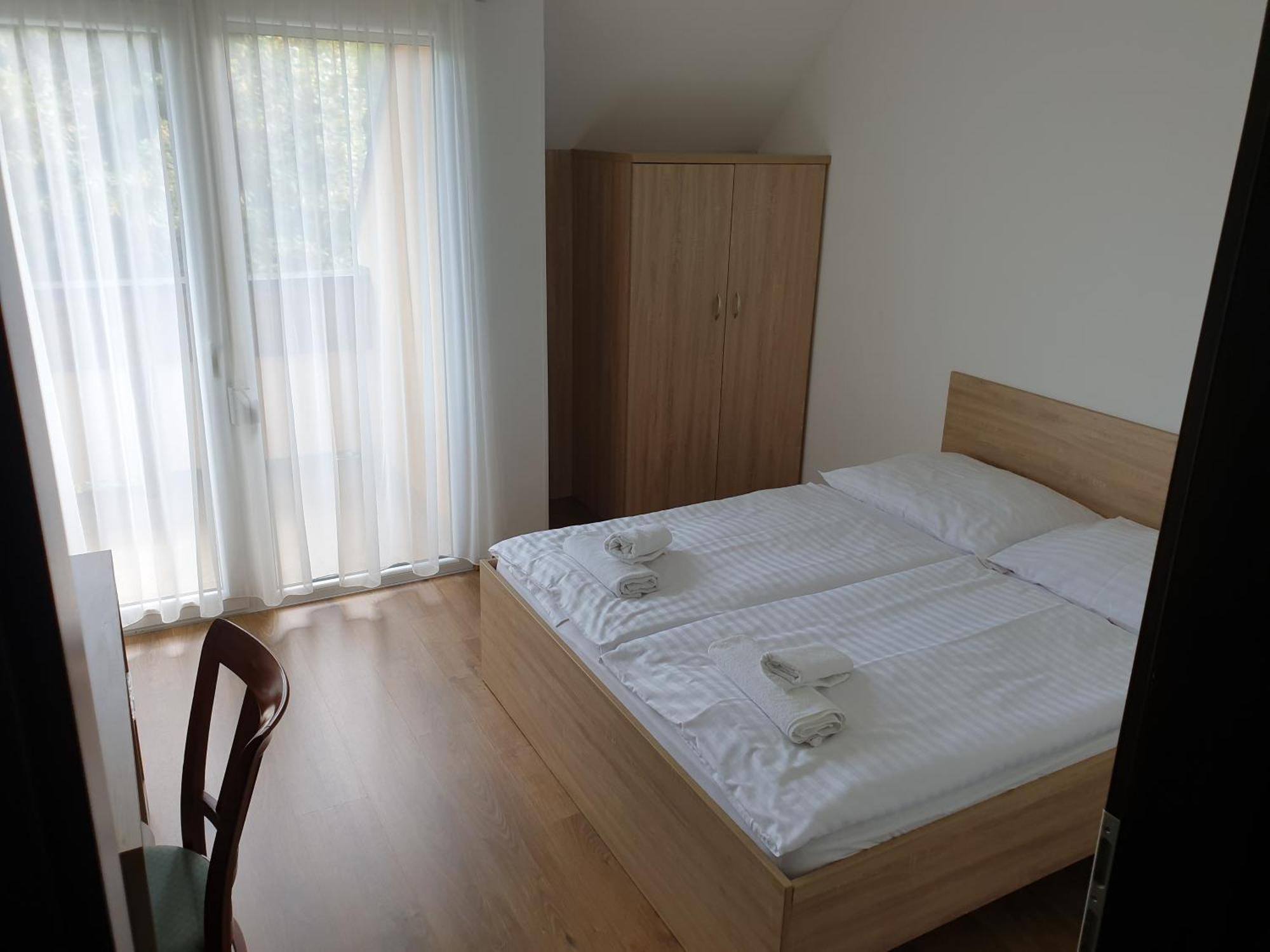 Adam Apartmanhaz Siófok Chambre photo