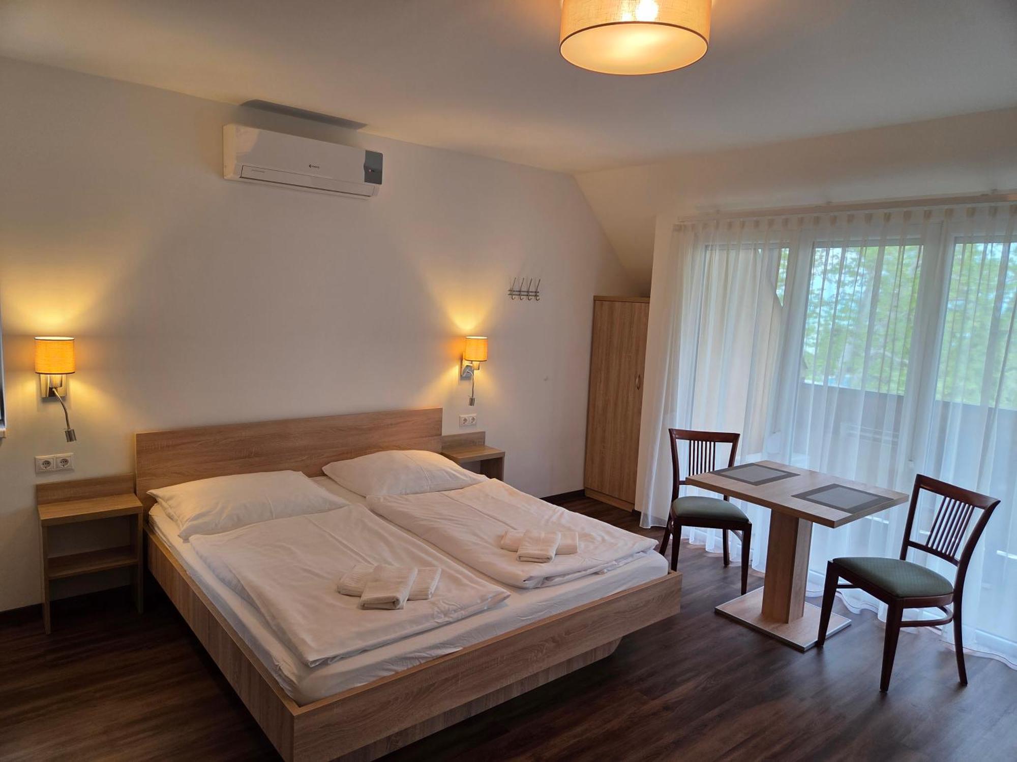 Adam Apartmanhaz Siófok Extérieur photo