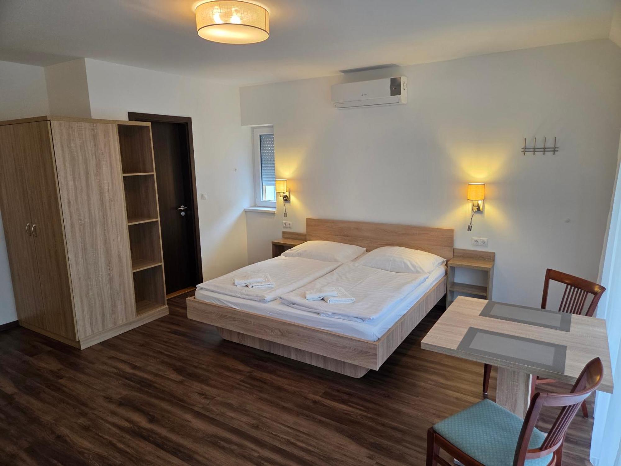 Adam Apartmanhaz Siófok Extérieur photo