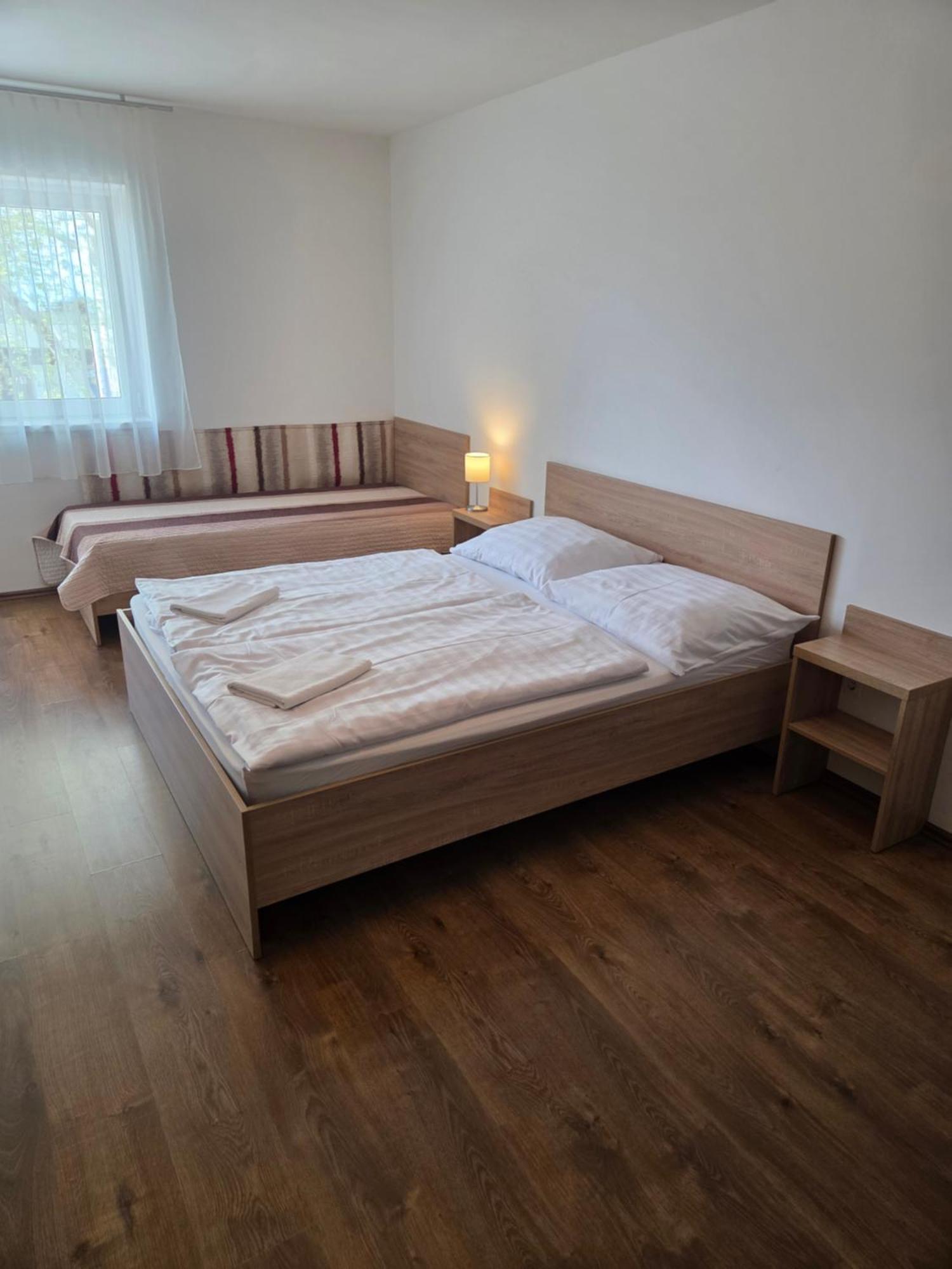 Adam Apartmanhaz Siófok Extérieur photo