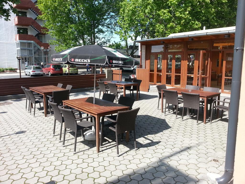 Adam Apartmanhaz Siófok Extérieur photo